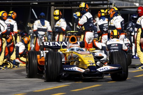 Nelson Piquet Jr kan meget vel blive nød til at se sig om efter et nyt sæde til næste år, måske Honda?